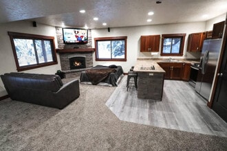 Building Photo - 712 Broken Rein Rd