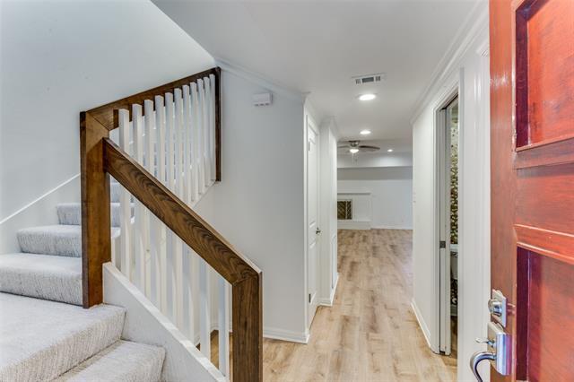 Building Photo - 3028 Hulen Ct