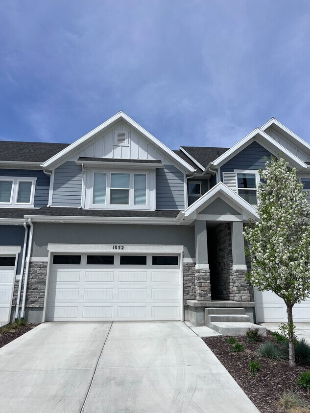 1052 S Lilac Way, Mapleton, UT 84664 Townhome Rentals in Mapleton UT