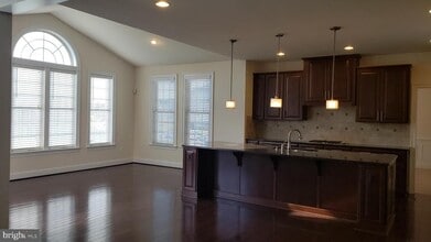 Building Photo - 42159 Tecumseh Hills Dr