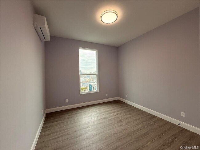 Foto del edificio - 222 Primrose Ave