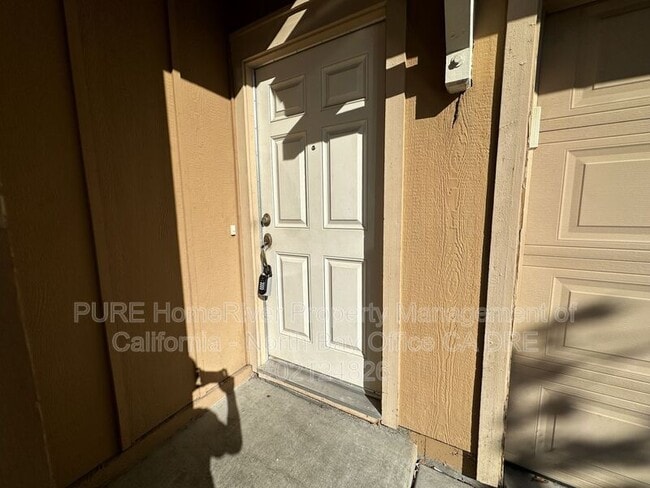 Foto del edificio - 2218 Versailles St