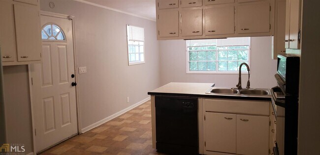 Building Photo - 345 Fielding Ct SW