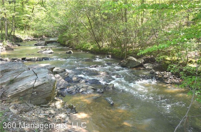 Building Photo - 6 br, 4 bath House - 742 Moores Mill Dr