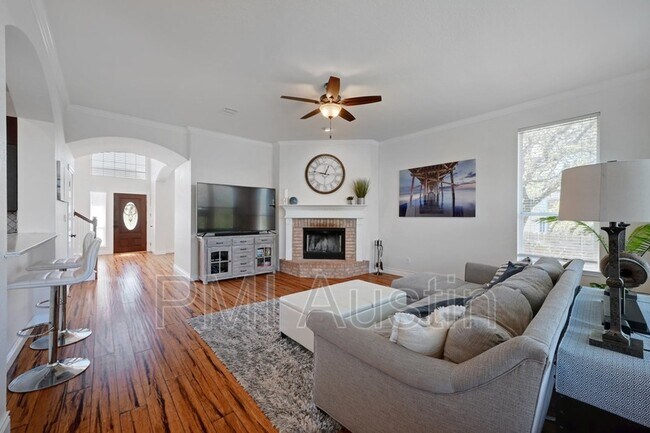 Foto del edificio - 3310 San Benito Ct