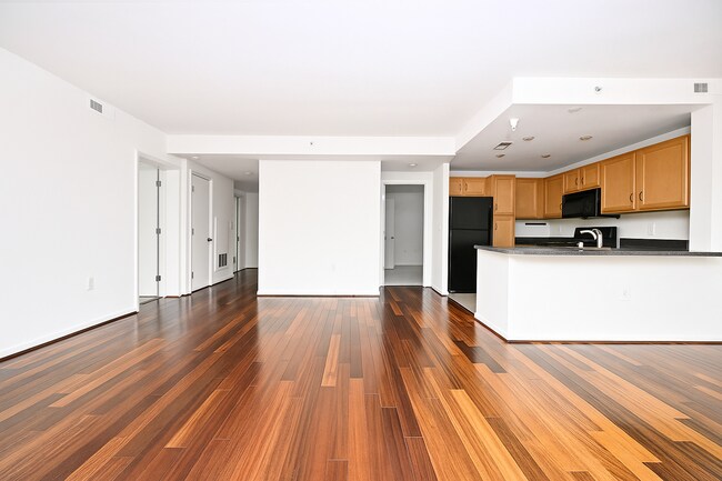 Interior de la sala principal - 350 G St SW