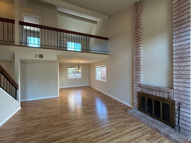 Foto del edificio - Beautiful Two-Story Home in Village Oaks, ...