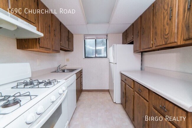 Building Photo - 1 moth Free- Updated 2 Bedrooms East of Pi...