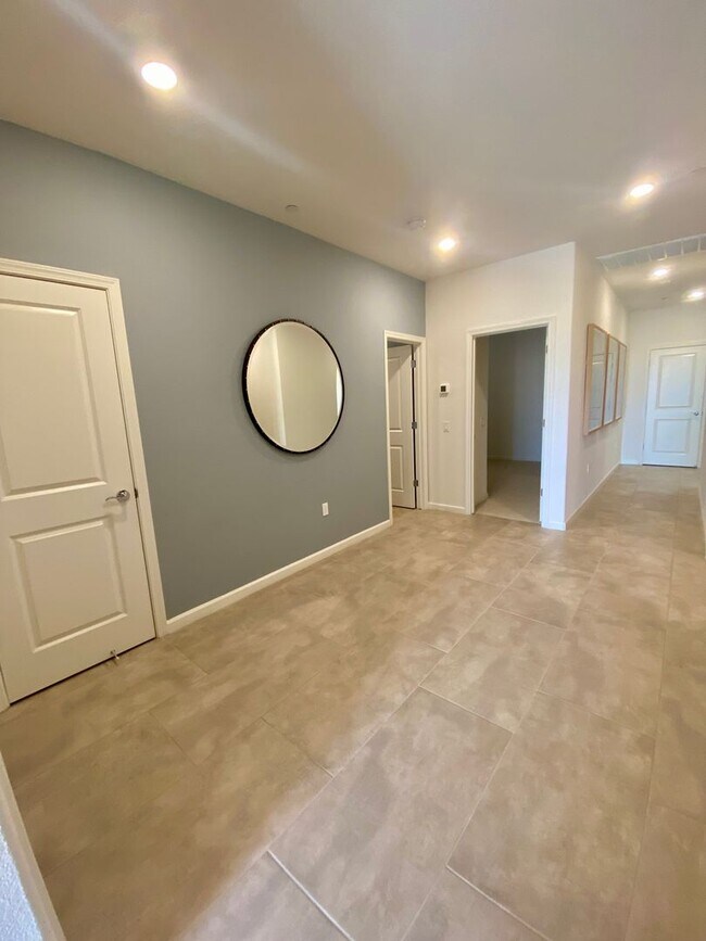 Foto del edificio - Breathtaking 4/2 Rancho Cordova Model w/TO...