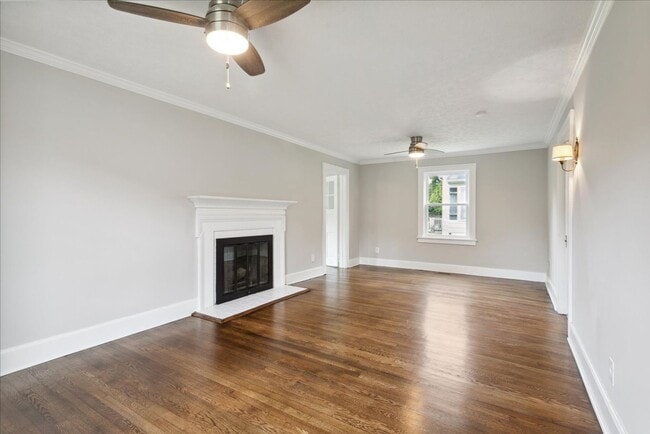 Building Photo - 4BR Historic Yorktown Home | Updated Kitchen & Baths | Near Yorktown Beach