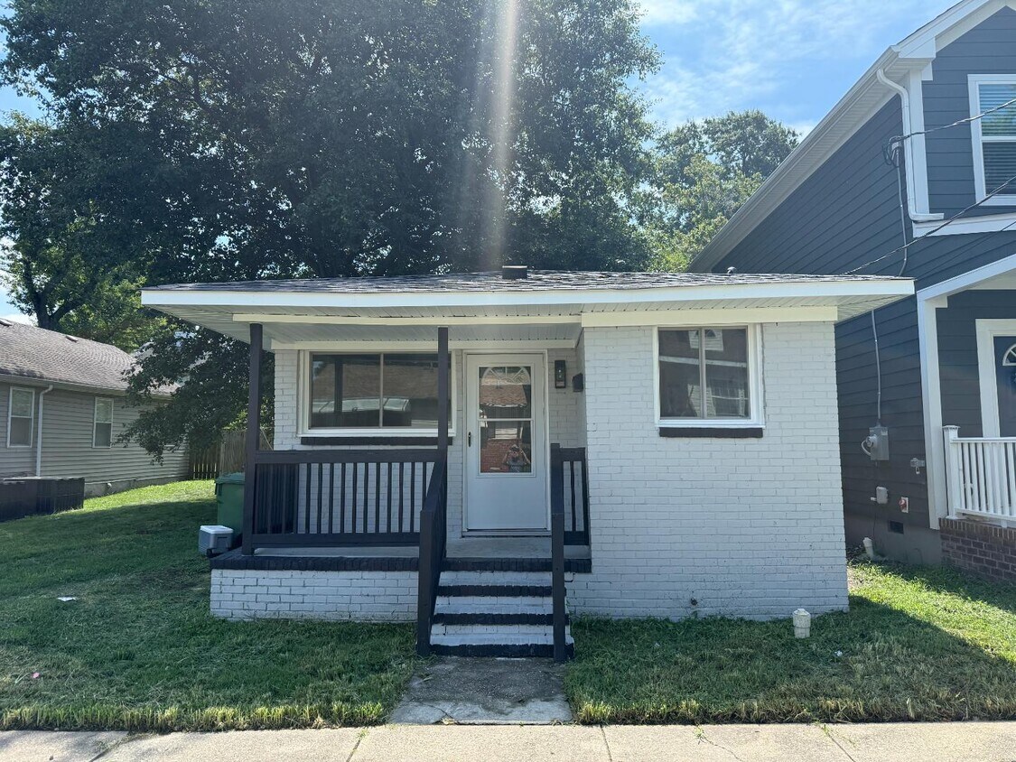 Foto principal - 2314 Bolton St
