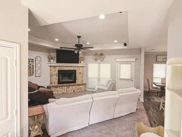 Foto del edificio - 15994 Maple Ln