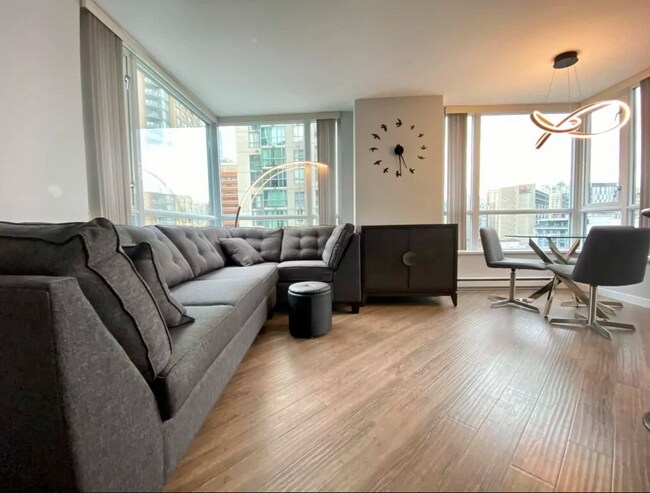 Photo du bâtiment - 1212 Howe St