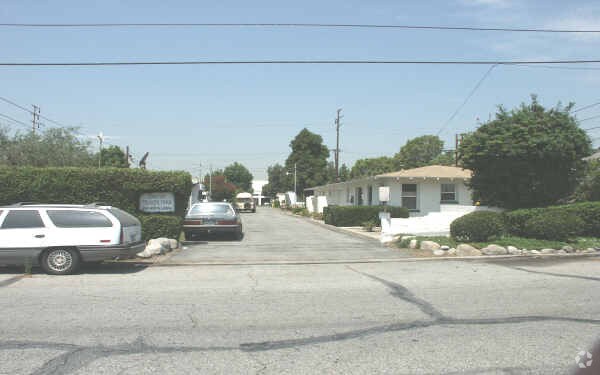 Primary Photo - 753 N Loren Ave