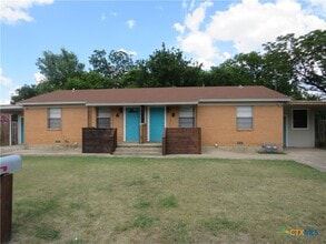 Building Photo - 1005 S 5th St
