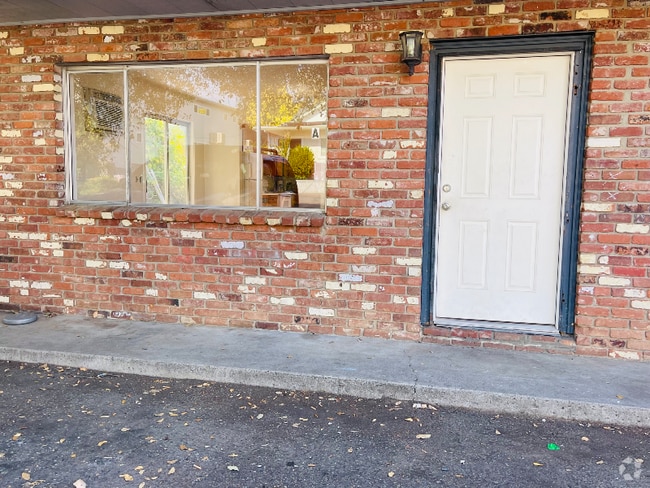 Building Photo - 1116 Olive Ave