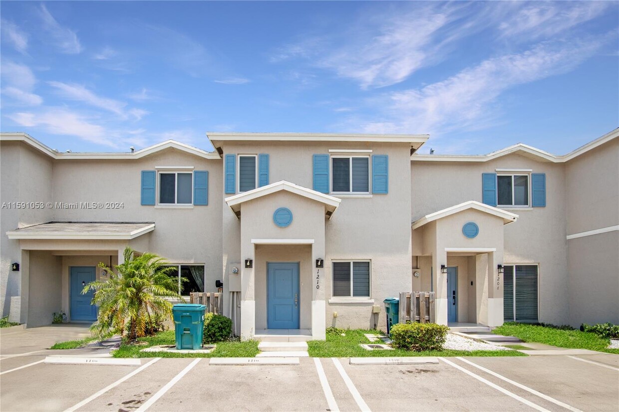 1210 NW 4th Ln - Townhome Rentals in Florida City FL | Apartments.com