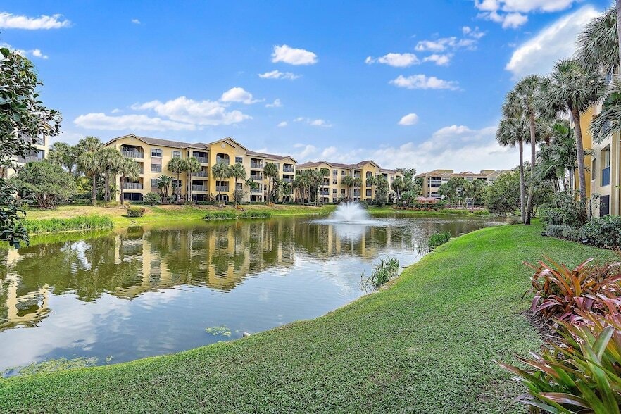 Foto principal - 300 Uno Lago Dr