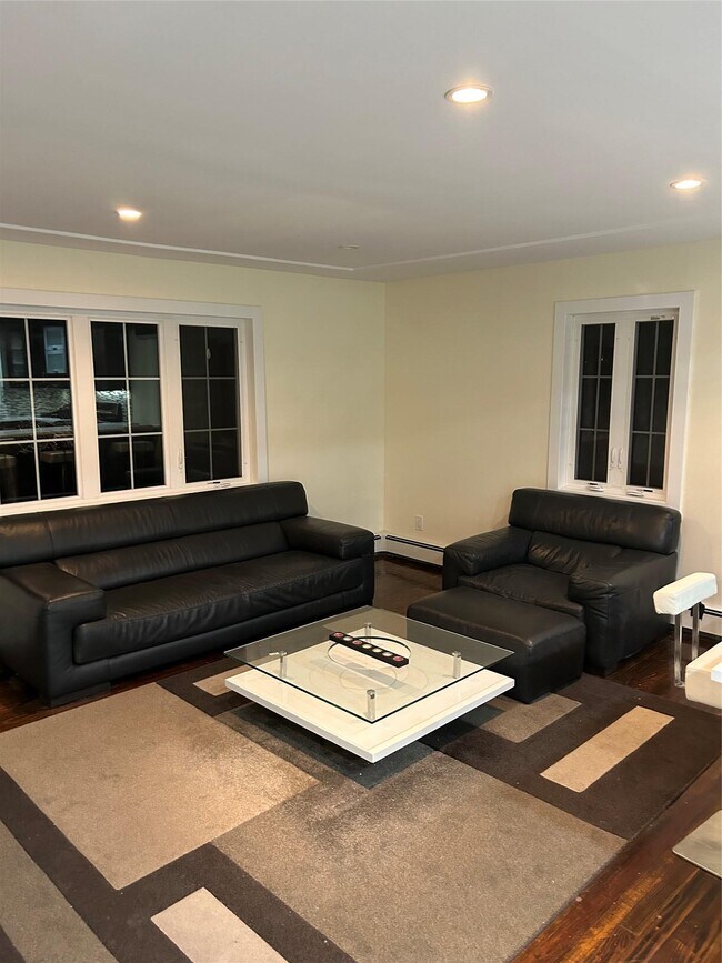 Foto del edificio - 68 Neptune Ave