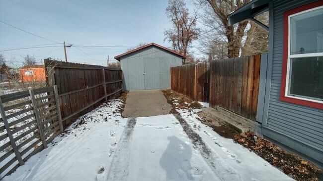 Building Photo - 2 Bedroom 1 Bath House