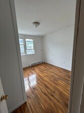 Building Photo - 17 E Pine St
