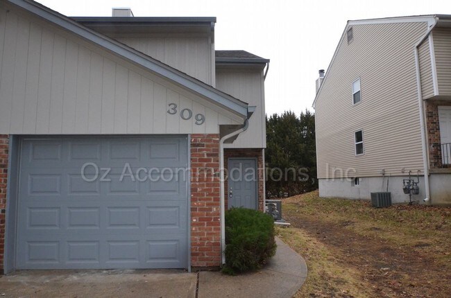 Foto del edificio - 309 NE Timbercreek Dr