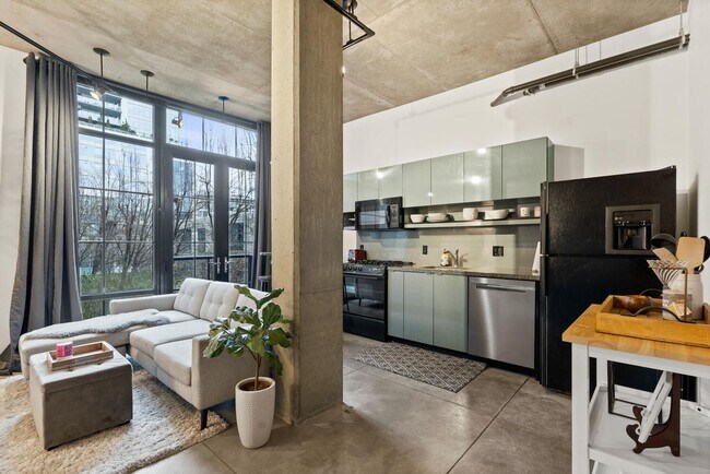 Foto del edificio - **FURNISHED** Streetcar Lofts studio w/par...