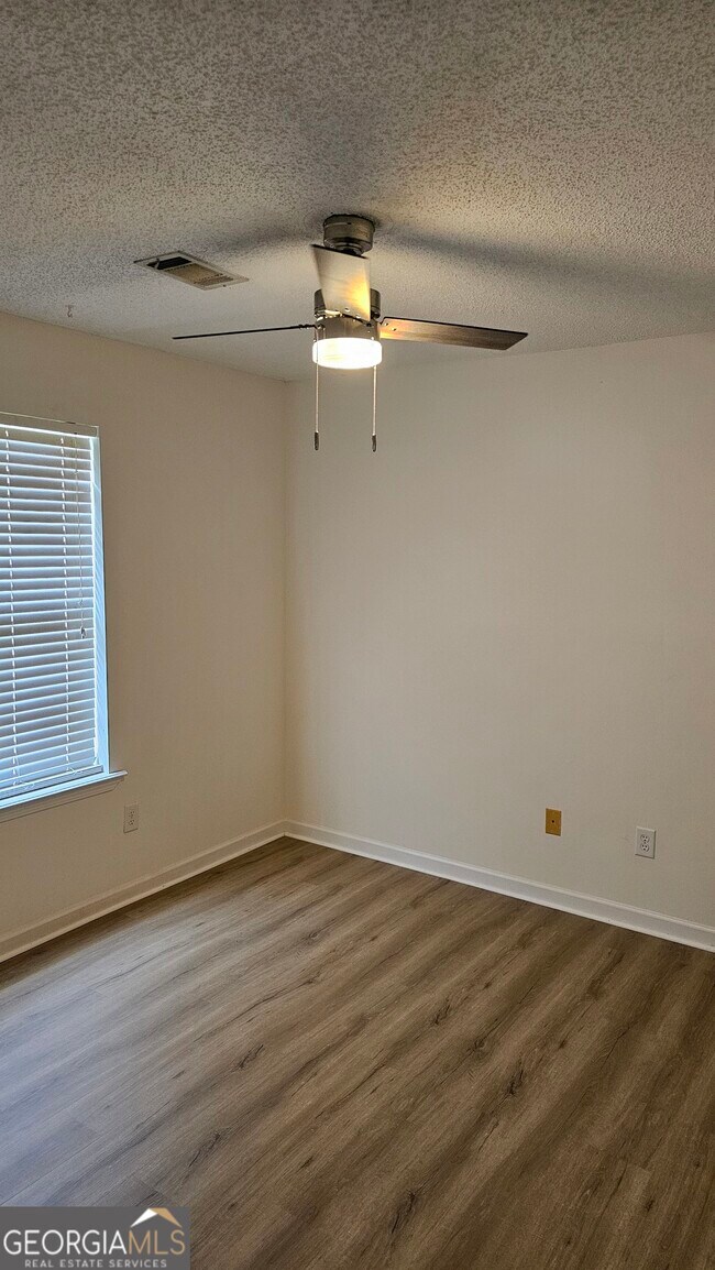 Foto del edificio - 210 Kentshire Ln