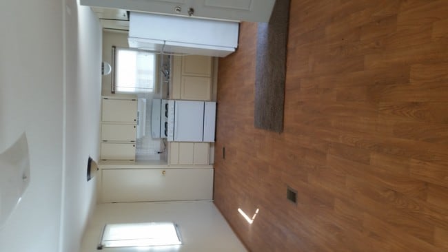 Building Photo - 139 Prickett Ln