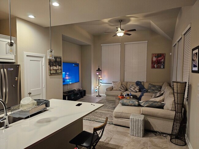Building Photo - 9443 Starlight Oak Dr