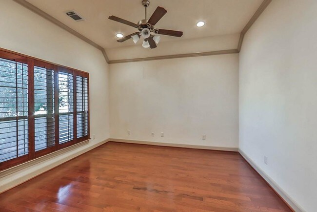 Building Photo - 24303 Bella Veneza Dr