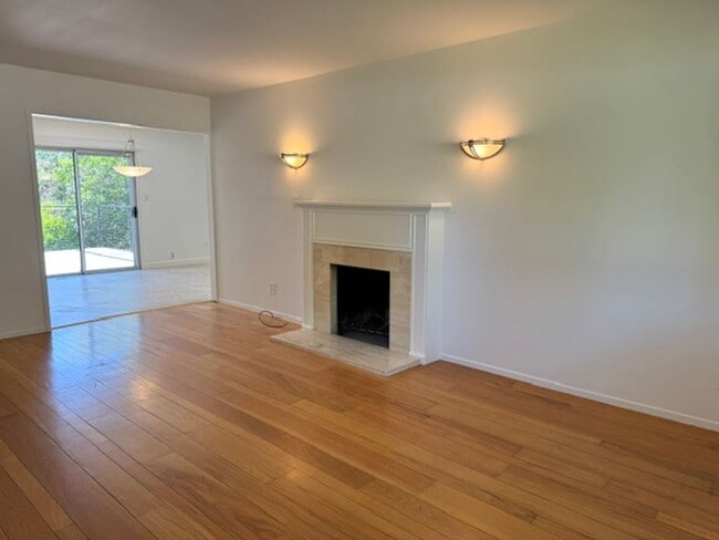 Building Photo - Charming single level home in Parkmead neighborhood