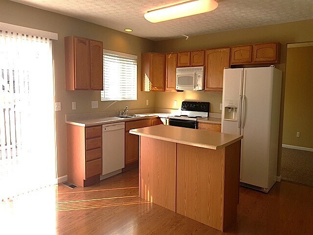 Foto del edificio - 5192 Summerset Dr