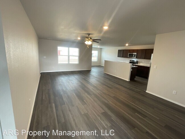 Building Photo - 3 br, 2 bath House - 3209 E Ricky Drive