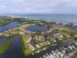Building Photo - 3206 S Lakeview Cir