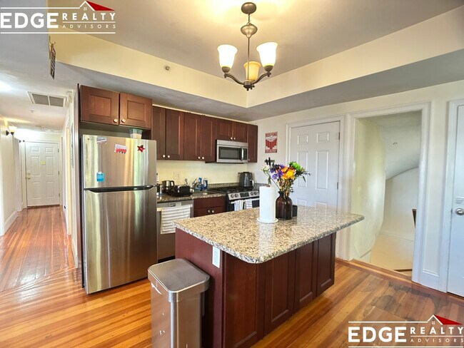 Foto del edificio - 107 Fisher Ave