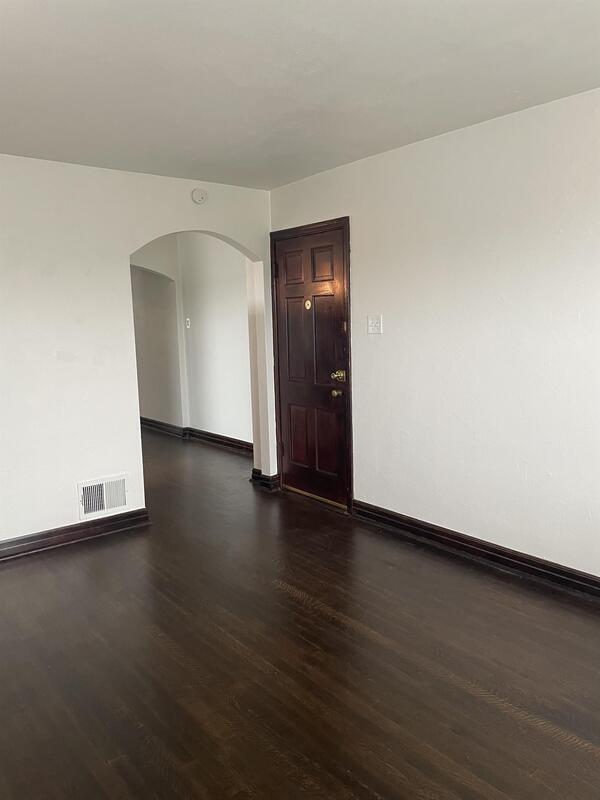 Foto del edificio - 4922 Kemper Ave