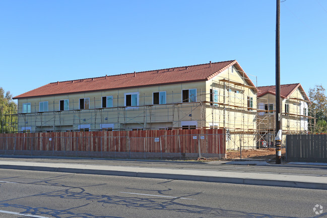 Building Photo - 483-487 W Locust Ave