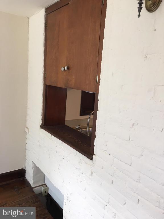 Building Photo - 518 Gibbon St