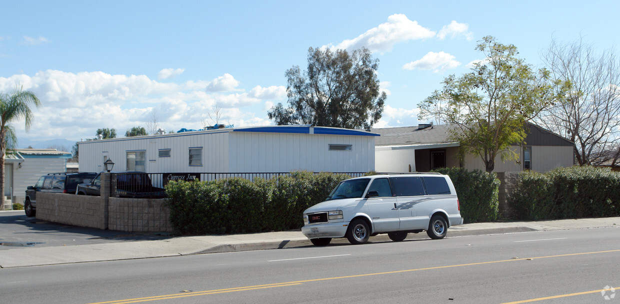 Foto del edificio - Cypress Inn  Mobile Home Park