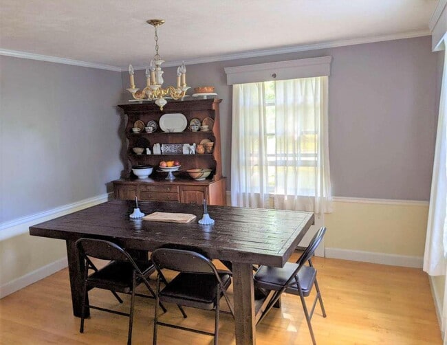 Building Photo - Charming 4-Bed, 1.5 Baths in Holden, MA