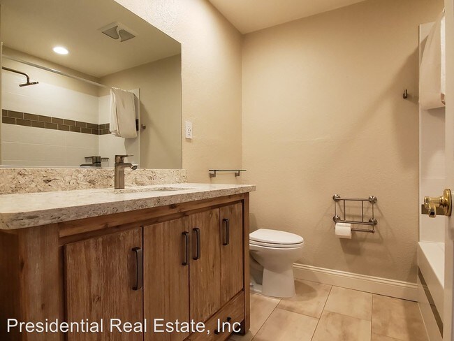 Building Photo - 3 br, 3 bath House - 884 Willow Glen Way
