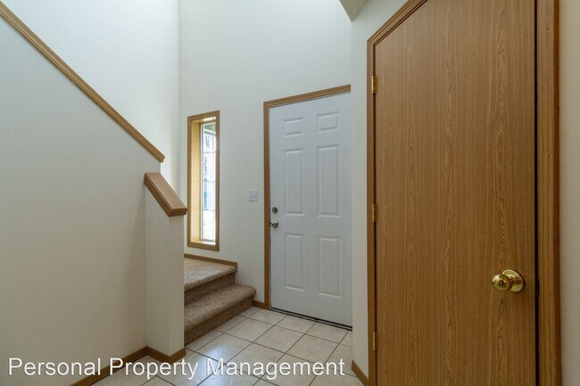 Foto del edificio - 3 br, 2.5 bath House - 9707 NE Tenny Creek...