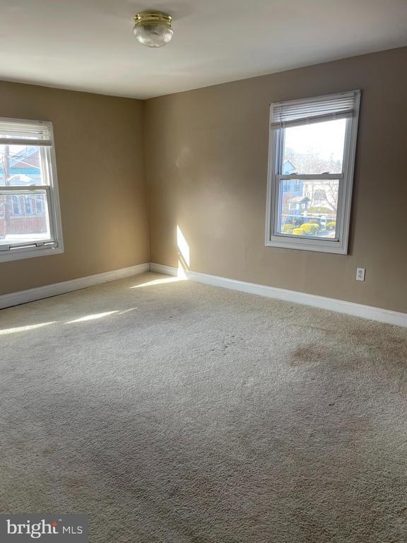 Foto del edificio - 221 Chester Ave