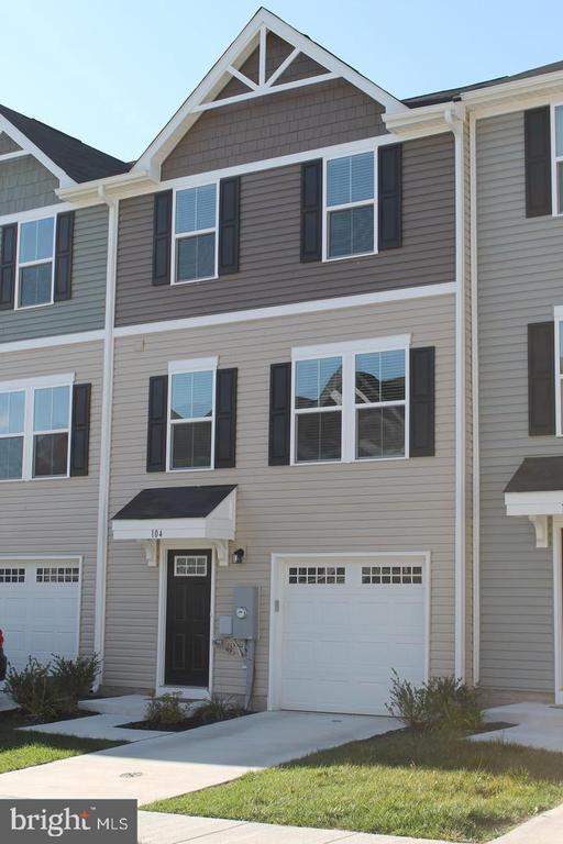 Building Photo - 104 Reign Wy