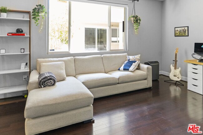 Foto del edificio - 10609 Bloomfield St