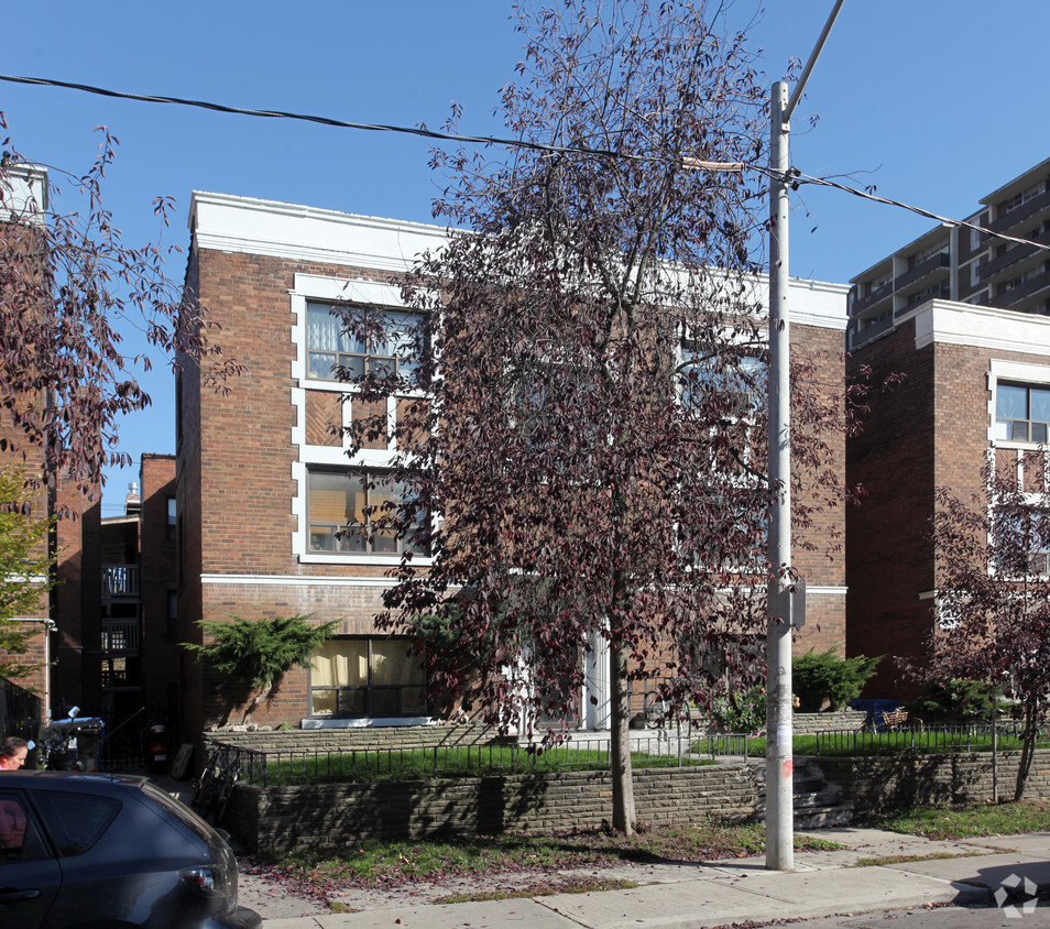 Building Photo - 3 Elm Grove Ave