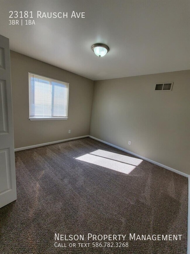 Foto del edificio - 23181 Rausch Ave