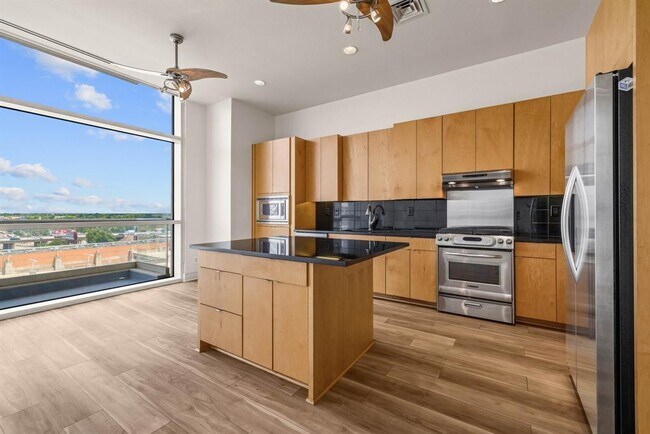 Foto del edificio - 555 E 5th St.