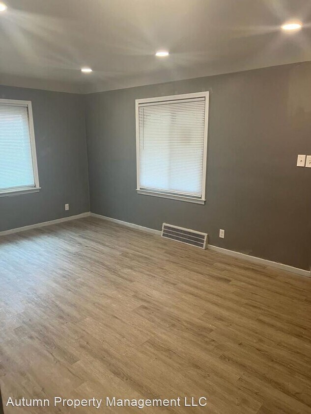 Foto principal - 3 br, 1 bath House - 16534 E. State Fair